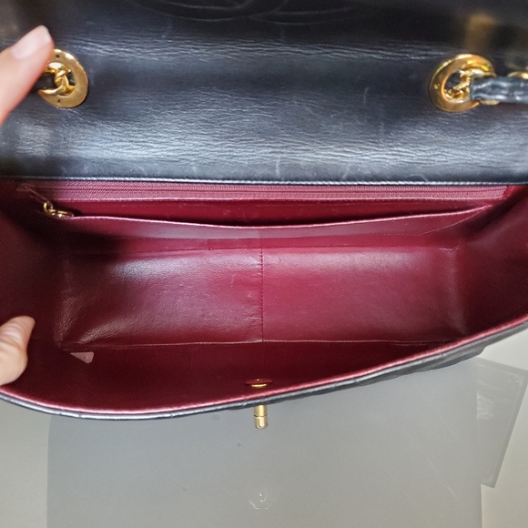 CHANEL Lambskin Maxi Jumbo 34 Shoulder Bag - Picture 3 of 8